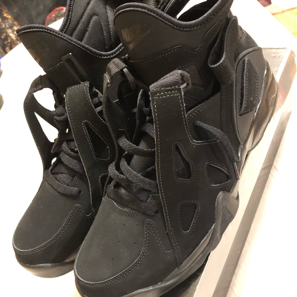 Brand New dead stock Nike air unlimited